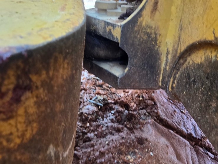 2005-caterpillar-d5n-xl-image-54