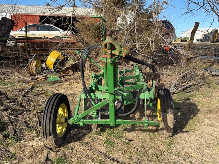 john-deere-no.-55-a-b-h-pull-type-three-bottom-plow-image-7