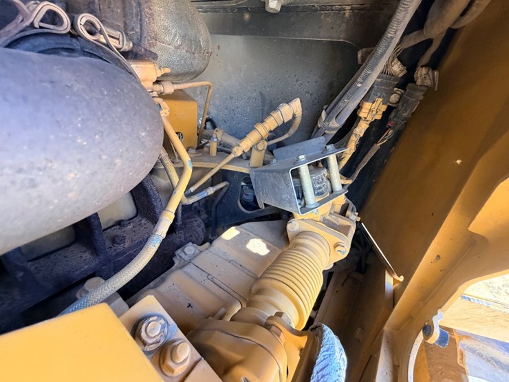 2017-deere-950k-image-30