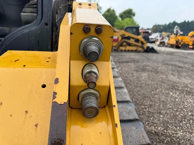 2014-caterpillar-299d-image-11