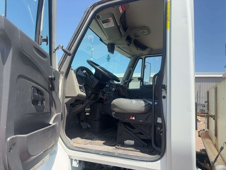 2008-international-workstar-7400-image-47