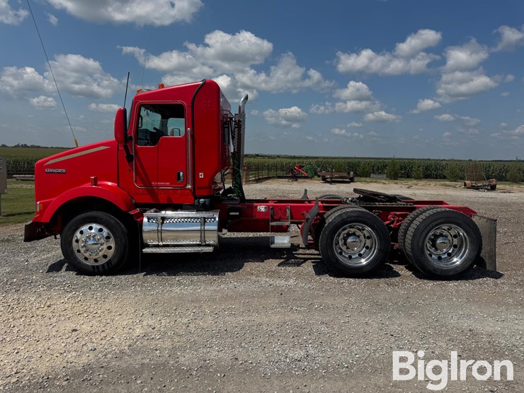 2013-kenworth-t800-image-8