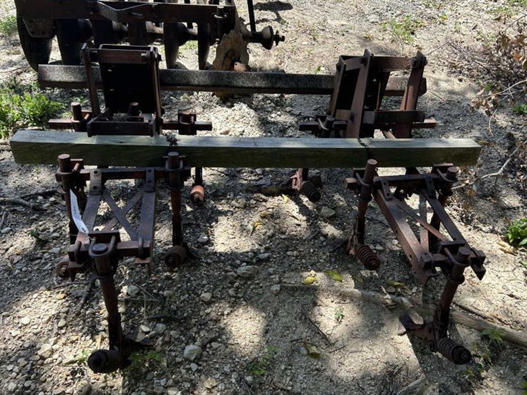 #182-•-chisel-plow-image-3