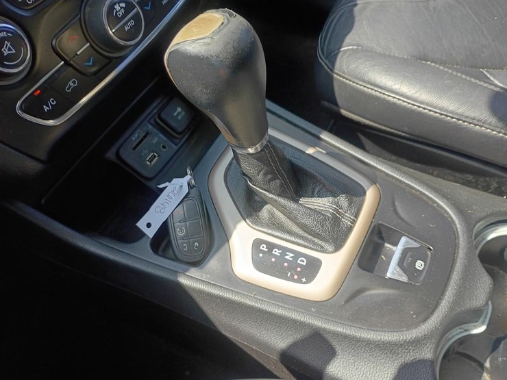 2014-jeep-cherokee-image-42
