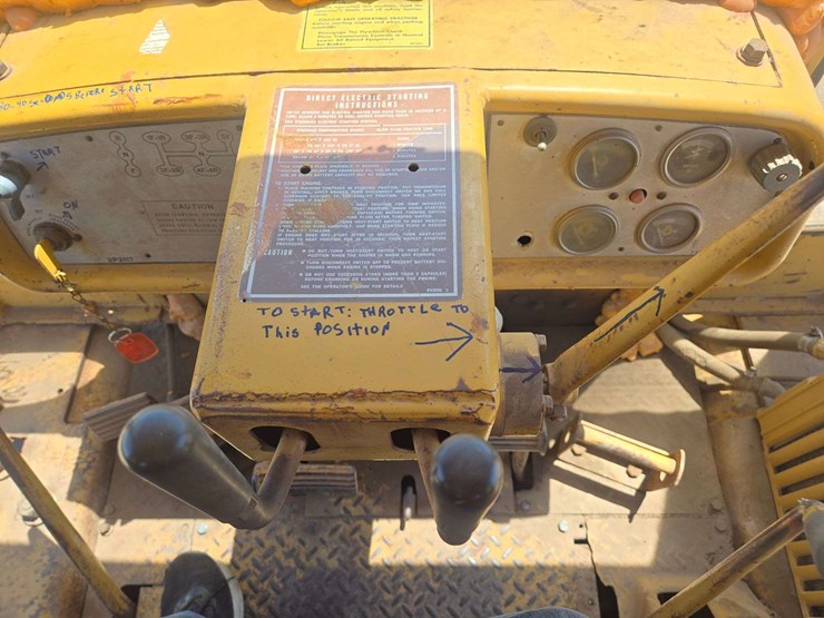 caterpillar-dozer-crawler-tractor-image-11