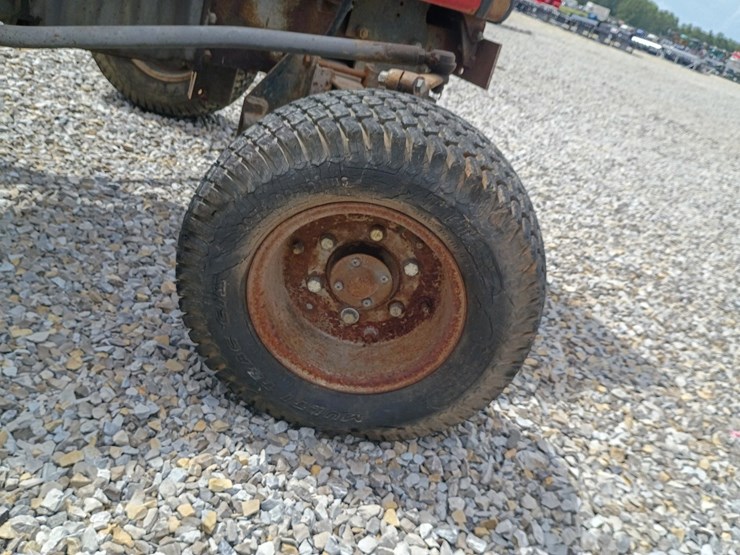 1978-massey-ferguson-210-image-41