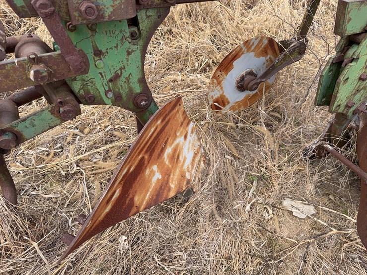 john-deere-pull-type-five-bottom-plow-image-21