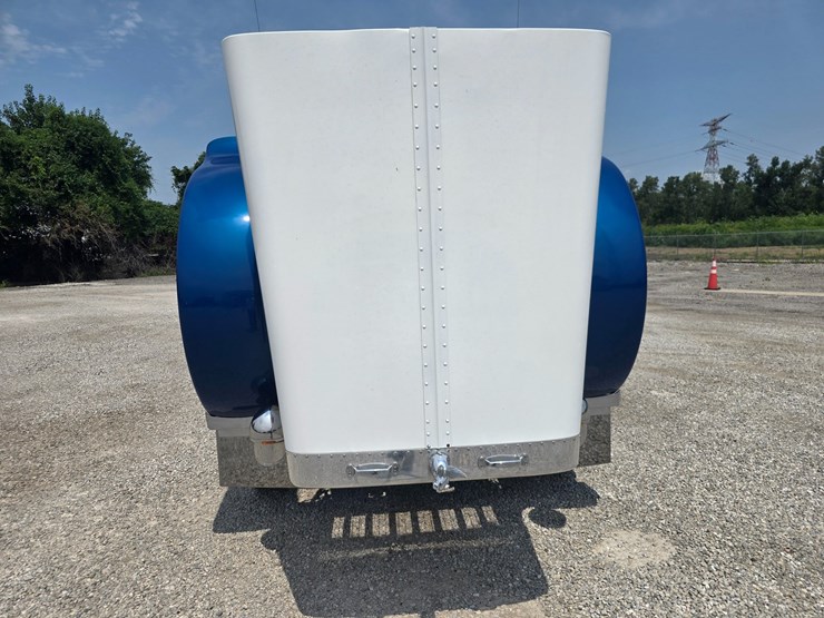 2000-peterbilt-379-image-48