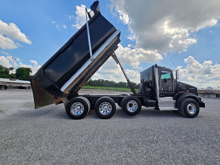 2015-kenworth-t800-image-97