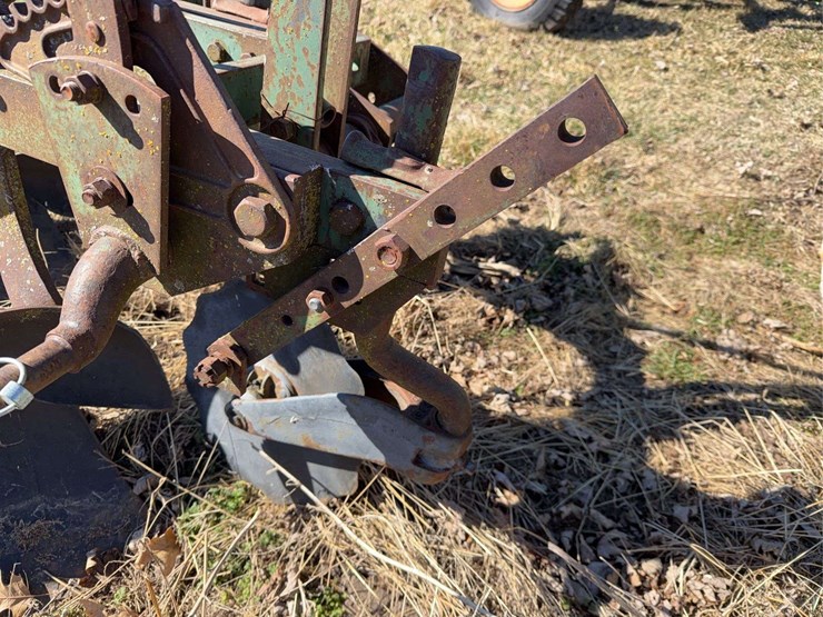 john-deere-three-point-two-bottom-plow-image-7