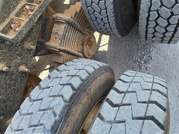 2002-mack-rd688s-image-65