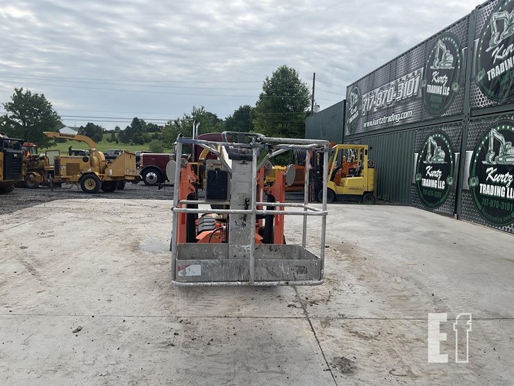 2005-jlg-t350-image-3