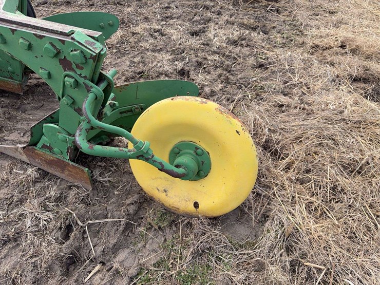 john-deere-no.-44-pull-type-two-bottom-plow-image-15