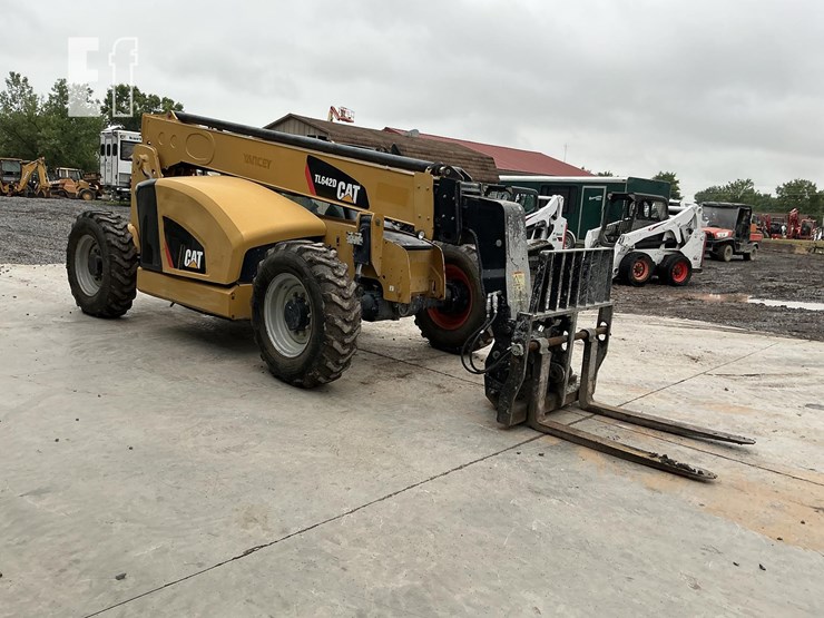 2017-caterpillar-tl642d-image-6