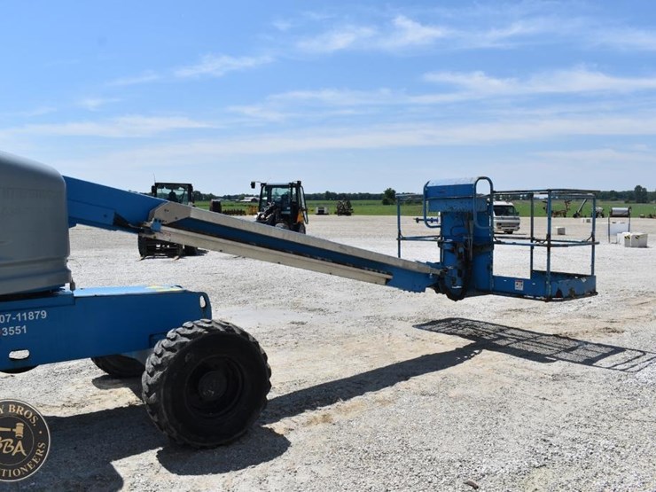 2007-genie-s40-image-13