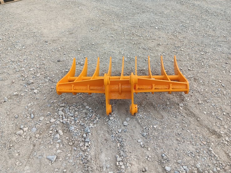 #l75-028-•-future-44"-rake-excavator-attachment-image-3