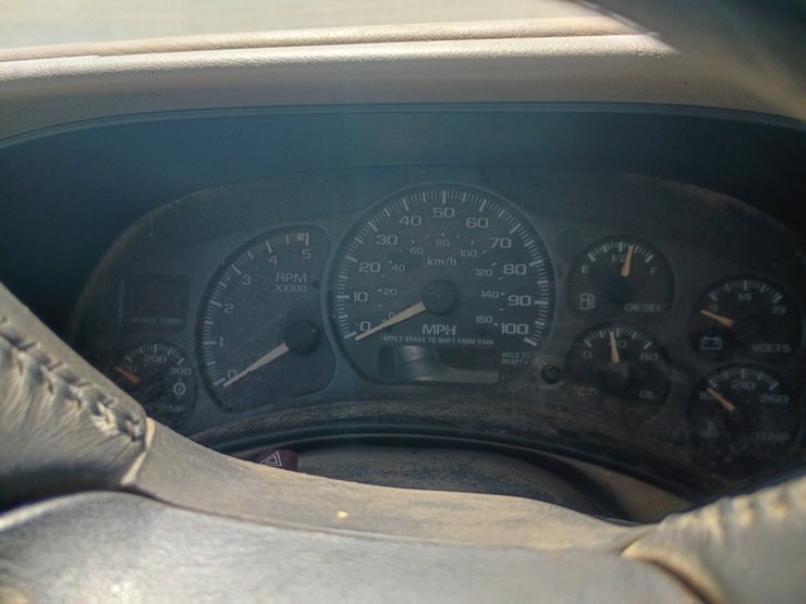 2001-chevrolet-silverado-3500-image-38
