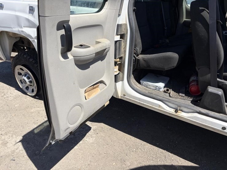 2012-gmc-sierra-2500-image-11