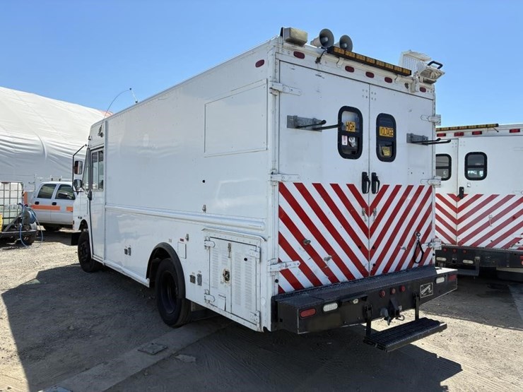 2008-workhorse-w62-image-4