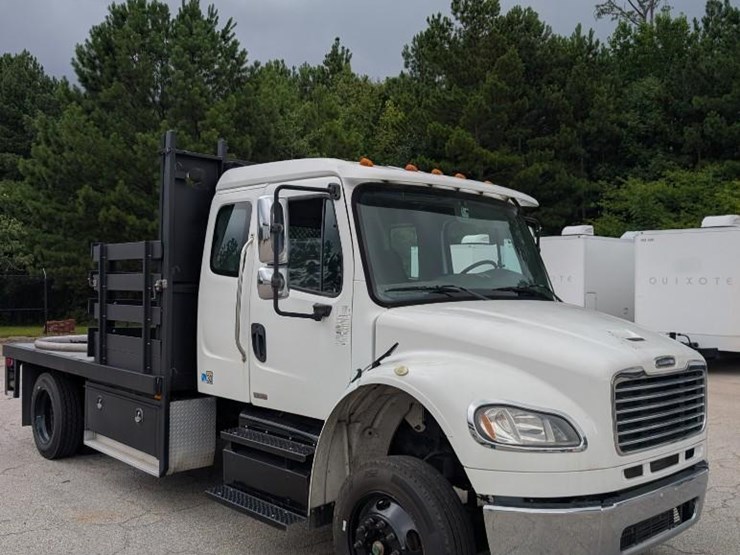 2012-freightliner-m2-stakebed-truck-image-4