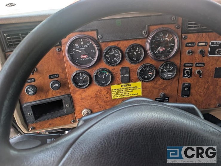 2009-peterbilt-335-image-24