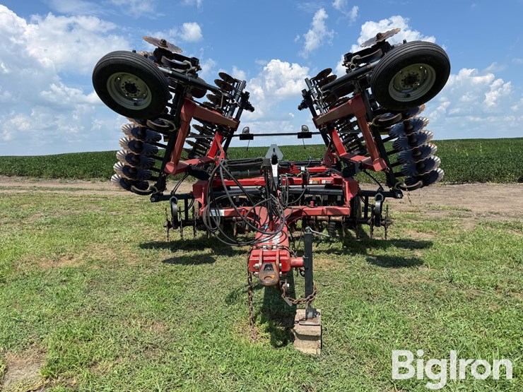 case-ih-330-image-2
