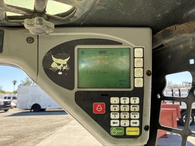 2011-bobcat-t190-image-21