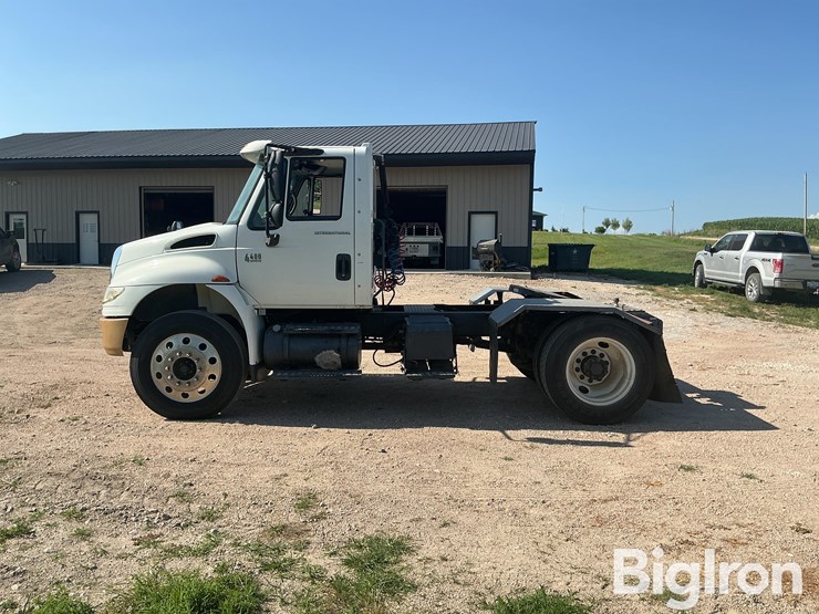 2007-international-durastar-4400-image-8
