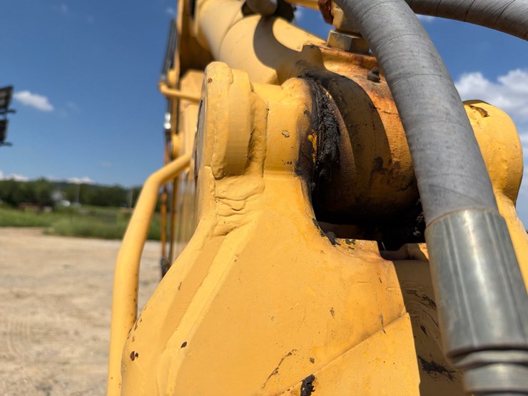 2000-deere-710d-image-121