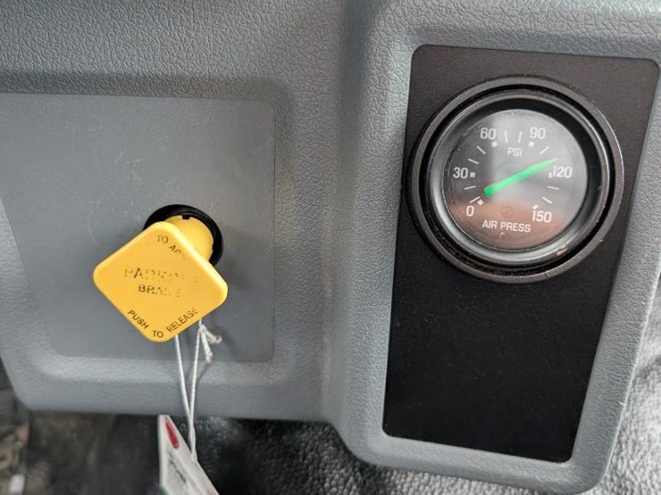2016-ford-f750-image-10