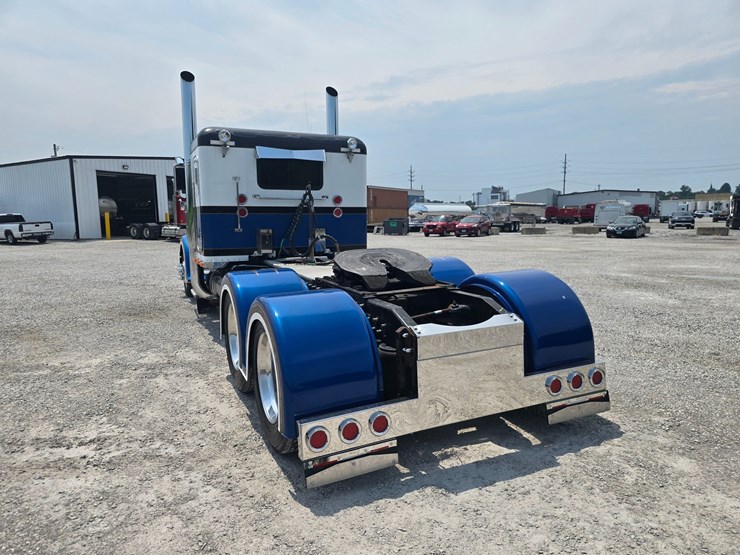 2000-peterbilt-379-image-21