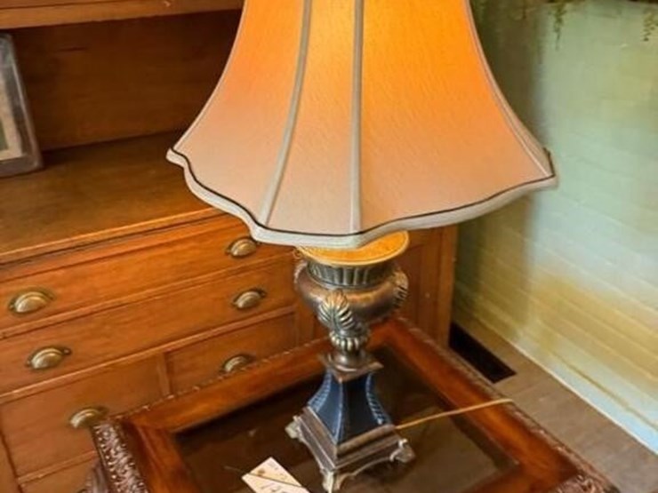 (2)-table-lamps-image-5