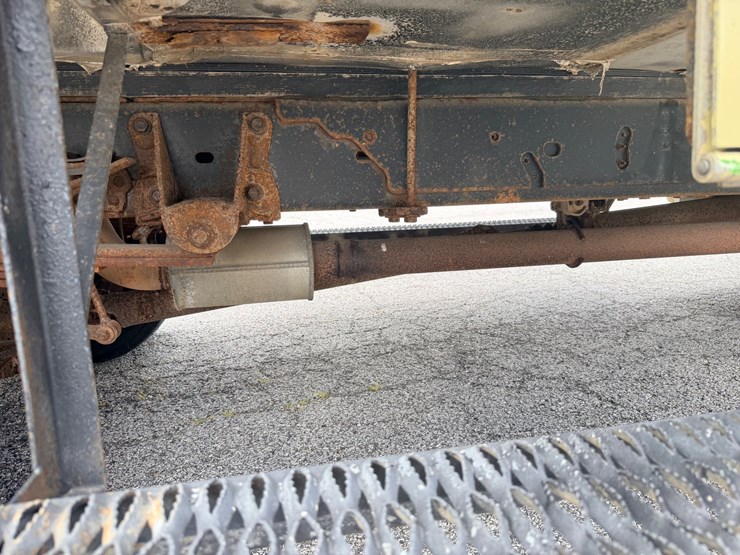 2010-ford-f550-image-120