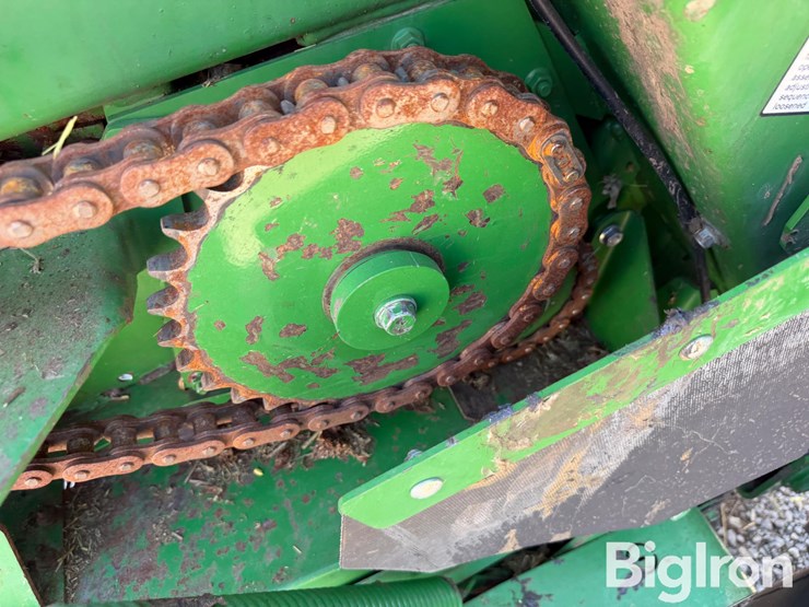 2021-john-deere-560r-image-10