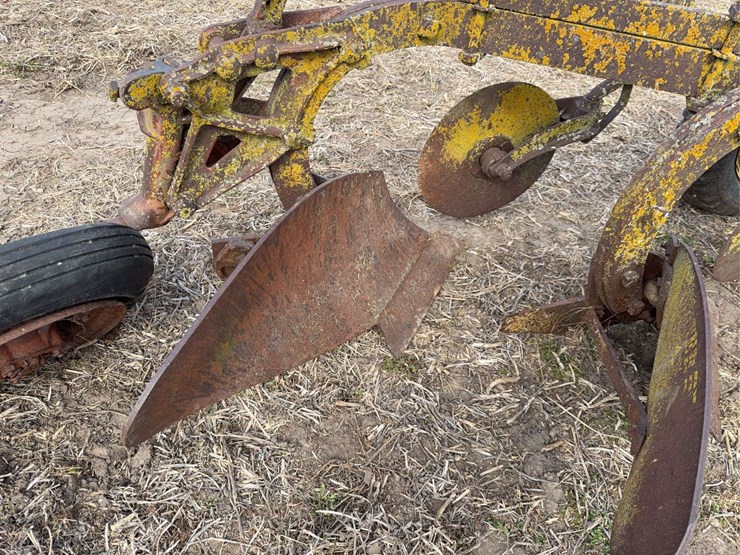 oliver-pull-type-three-bottom-plow-image-16