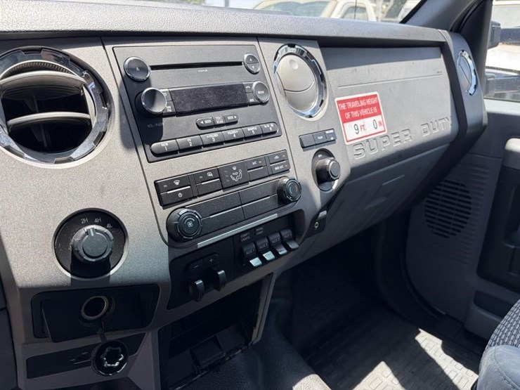 2012-ford-f550-image-28
