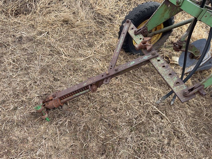 john-deere-pull-type-four-bottom-plow-image-14