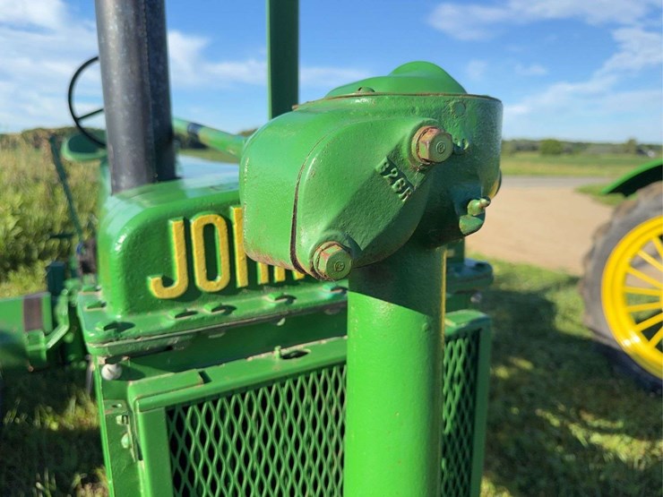 john-deere-model-b-image-15