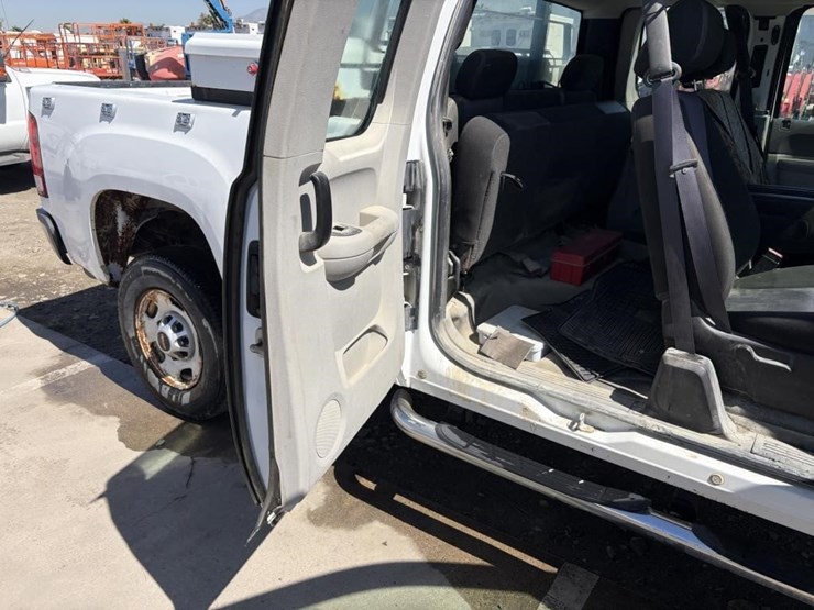 2012-gmc-sierra-2500-image-11
