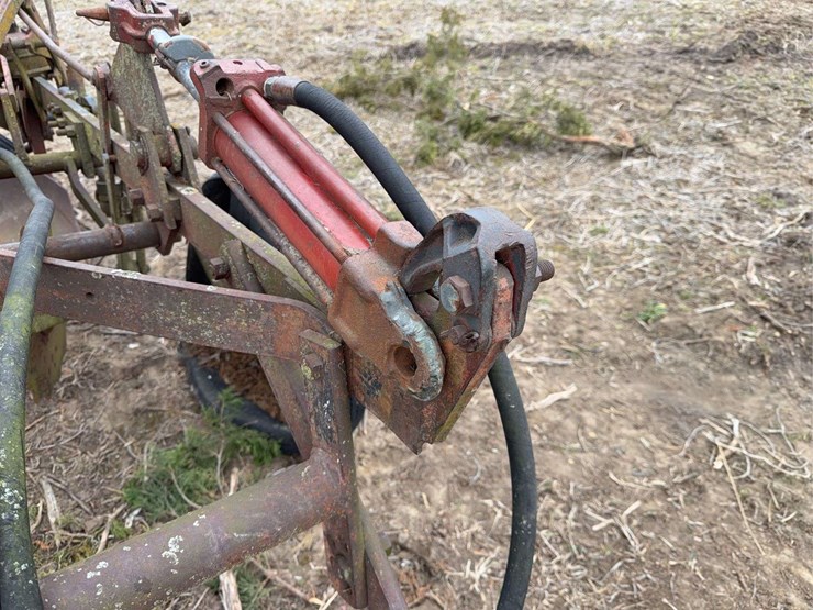 mccormick-pull-type-three-bottom-plow-image-10