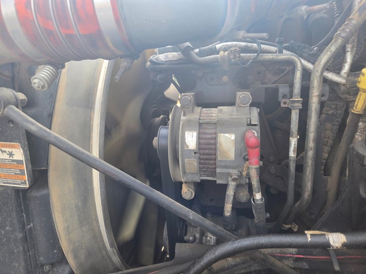 2011-kenworth-t700-image-39