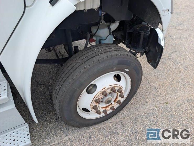 2012-freightliner-m2-stakebed-truck-image-9