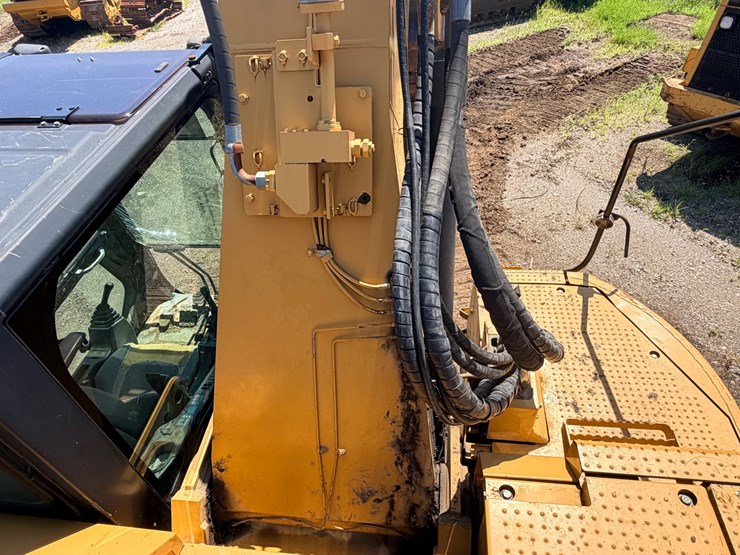 2010-caterpillar-328d-image-158