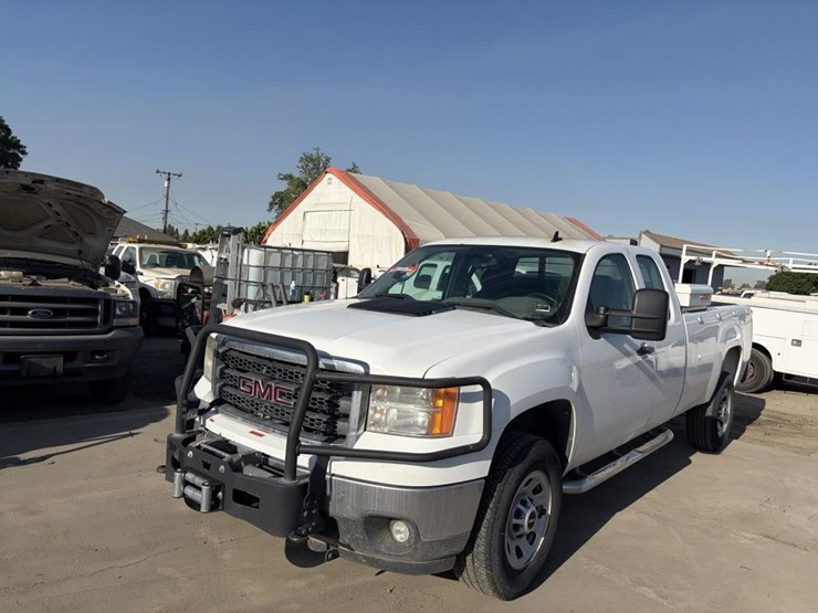 2012-gmc-sierra-3500-image-1