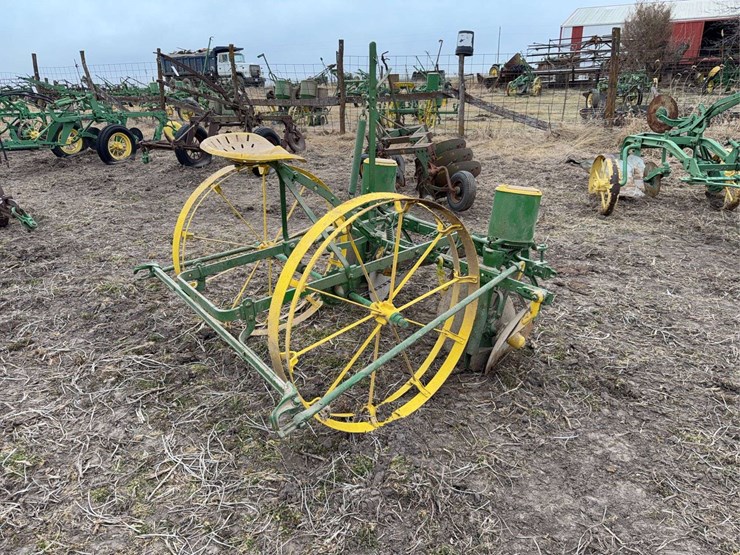 john-deere-two-row-planter-image-5
