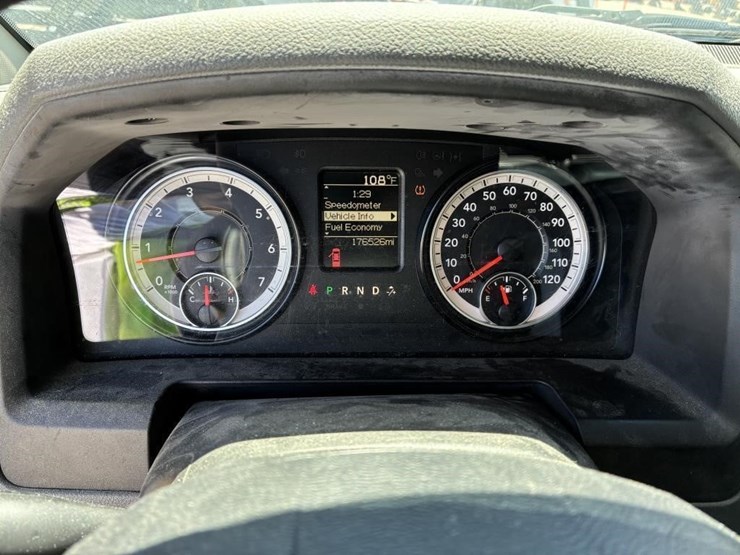 2017-dodge-1500-image-17