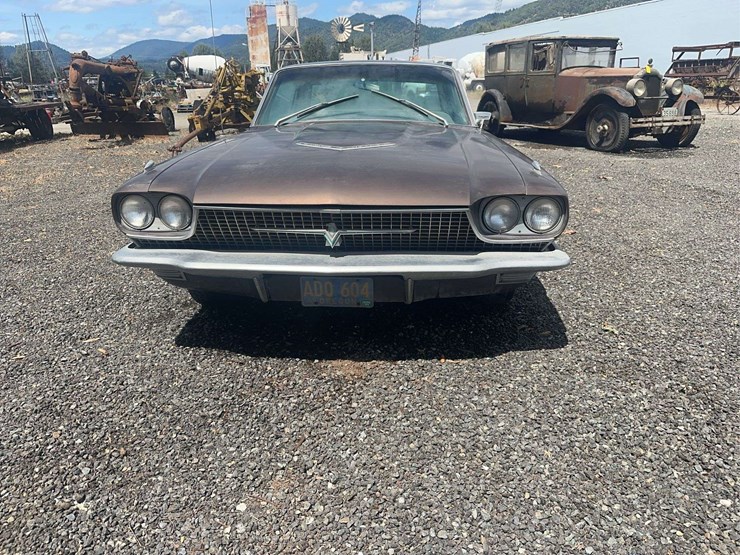 1966-ford-thunderbird-image-8