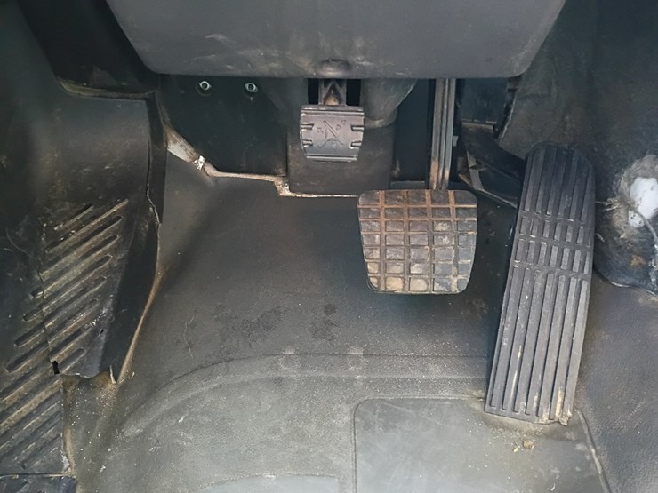 2008-freightliner-m2-106-image-61