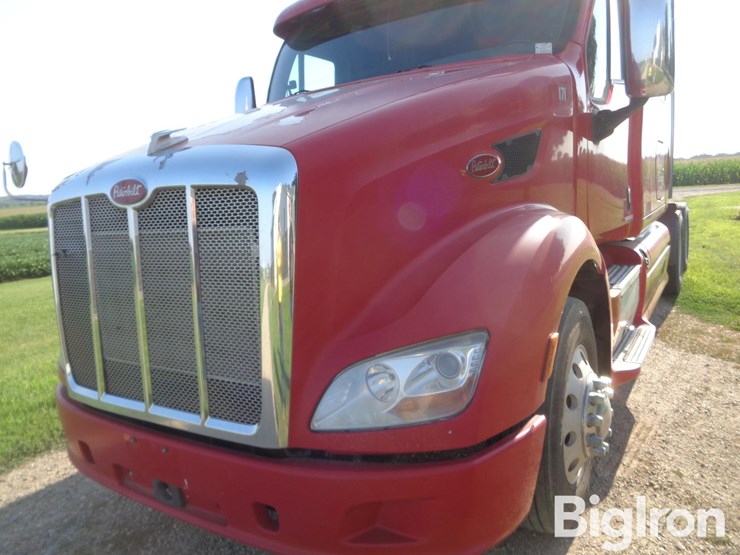 2013-peterbilt-587-image-20