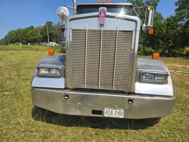 2002-kenworth-w900-image-19